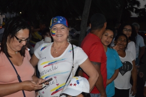 Gran parti di Plaza Bolivar a keda cubri cu Venezolanonan na Aruba 