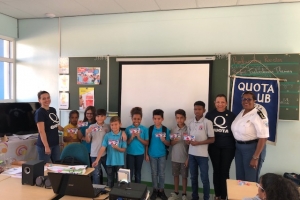 Quota International of Aruba cu campaña di cuido di oido na scolnan