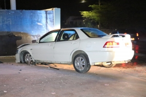 Dama a kibra auto di amiga na Tanki Leendert 
