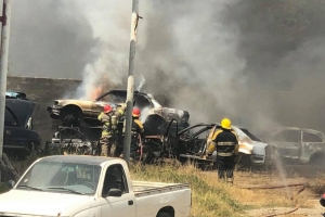 Candela grandi a destrui un garage na Santa Marta