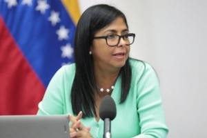 Rodriguez: Venezuela a cera frontera pasobra Corsou a bira ‘supuesto hub humanitario