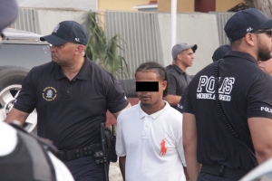 Polis a detene 29 hende durante parade grandi na Playa
