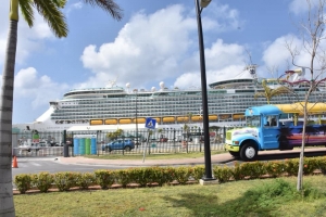 Centro di Oranjestad yen cu turista crucero awe atrobe