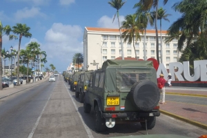 Vehiculonan special Anaconda di Marina a yega Aruba 