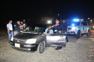 Personanan indocumenta den auto deteni na Palm Beach