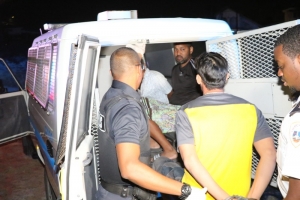Personanan indocumenta den auto deteni na Palm Beach