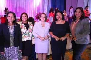    Gobierno a organisa conferencia di hende muhe ‘Balansa Pa Miho’  