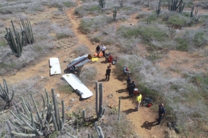 Bomberonan a desmantela avioneta accidenta na Calabas 