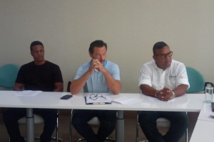 Oduber: A yega na acuerdo cu companianan di heavy equipment