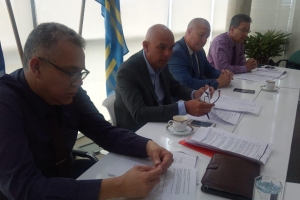 Oduber: A yega na acuerdo cu companianan di heavy equipment