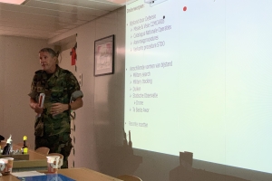 De Vin: Asistencia militar Hulandes ta bin den varios forma 