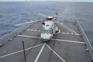 Defensa Hulandes a demonstra intercepcion di gofast cu droga cu uso di helicopter