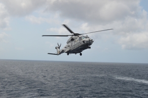 Defensa Hulandes a demonstra intercepcion di gofast cu droga cu uso di helicopter