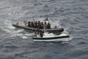 Defensa Hulandes a demonstra intercepcion di gofast cu droga cu uso di helicopter