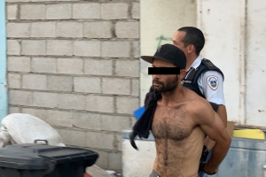 Homber adicto durante bringamento ta benta otro adicto for di edificio  