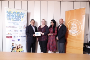 Banco di Caribe Aruba a haci donacion relaciona cu “Global Money Week”