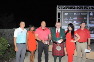 Kiwanis Club of Aruba cu otro torneo di golf anual pa recauda fondo 