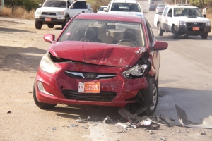 Dos auto Hyundai Accent a dal frontal den otro na Pavia