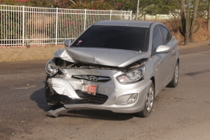 Dos auto Hyundai Accent a dal frontal den otro na Pavia
