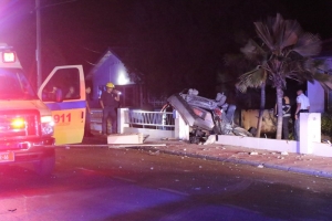 Accidente di auto na Savaneta ta laga dos cura di cas kibra