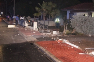 Accidente di auto na Savaneta ta laga dos cura di cas kibra