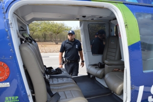 Prensa a haya oportunidad pa ‘test’ helicopter di polis di Aruba 