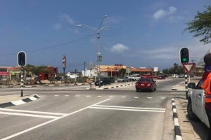 Luznan di trafico na Palm Beach ta trahando atrobe!