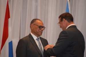 Cantidad record di ciudadano condecora na Aruba awe