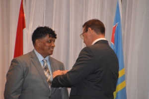 Cantidad record di ciudadano condecora na Aruba awe
