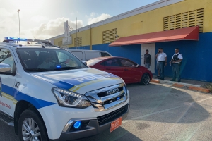 Hombernan arma a tira atraco riba Cheap Bathroom & Tiles
