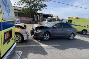 Dos auto a dal frontal na Catiri