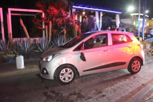 Auto a bolter dilanti Mc Donalds Palm Beach