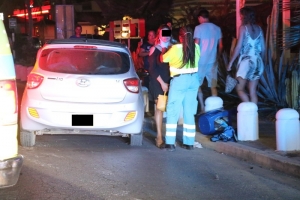 Auto a bolter dilanti Mc Donalds Palm Beach