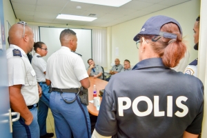 Polis a tene control pisa riba vehiculonan ATV y UTV