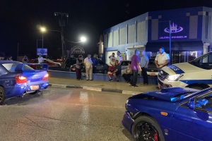 Grupo di homber a bati chauffeurnan envolvi den accidente grandi 