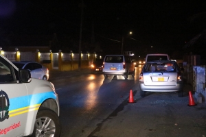 Hoben riba baiskel envolvi den accidente cu auto na Seroe Blanco