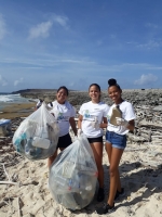 840 voluntario a participa den AHATA su limpiesa di costa
