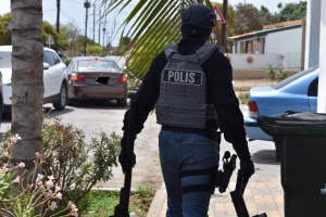 Cuater persona deteni durante entrada hudicial diasabra merdia   