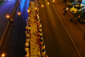 Mil persona a come mei mei di Boulevard pa un bon causa 