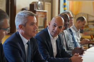 SNBA a sinta cu inversionistanan di Baby Beach Resort San Nicolas
