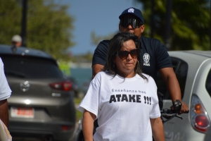 Protesta contra 'mal maneho' di minister Rudy Lampe