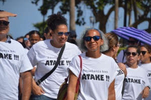 Protesta contra 'mal maneho' di minister Rudy Lampe