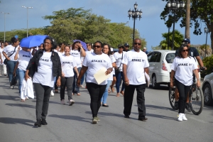Protesta contra 'mal maneho' di minister Rudy Lampe