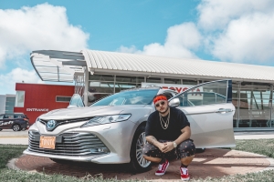 Jonathan “Jeon” Thiel contento di a cumpra su prome auto na Garage Cordia