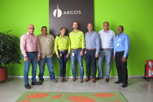 EcoGas a firma acuerdo pa reuza tur desperdicio di Aruba 