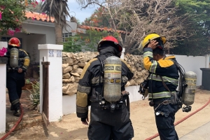 Candela riba dak di cas na Saliña Cerca