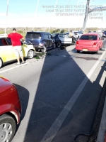 Accidente cu varios auto riba brug na Spaans Lagoen