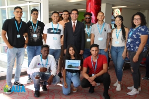 E prome grupo di 93 studiante a sali pa Hulanda diamars atardi