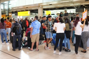 Di dos grupo di studiantenan di Aruba a yega Hulanda bon