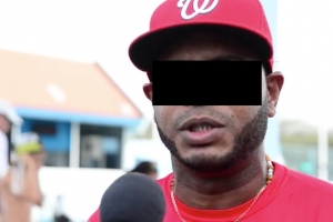 Homber deteni na Merca ta entrenador Dominicano biba na Aruba